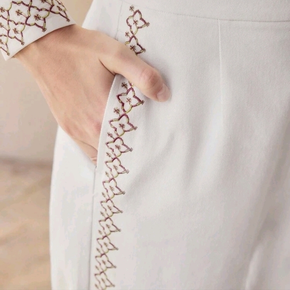 FLORAL EMBROIDERY FLARE LEG PANTS,SPRING/SUMMER - Picture 2 of 4